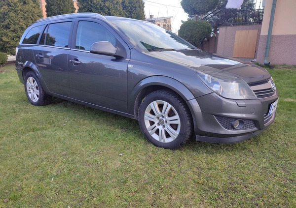 Opel Astra cena 13500 przebieg: 256000, rok produkcji 2010 z Łapy małe 254